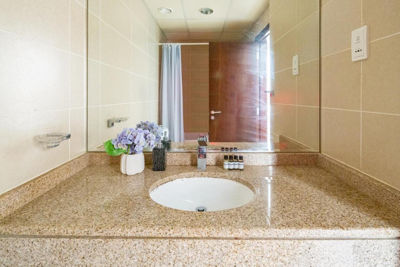 Frank Porter - Goldcrest Executive Dubai Exterior photo
