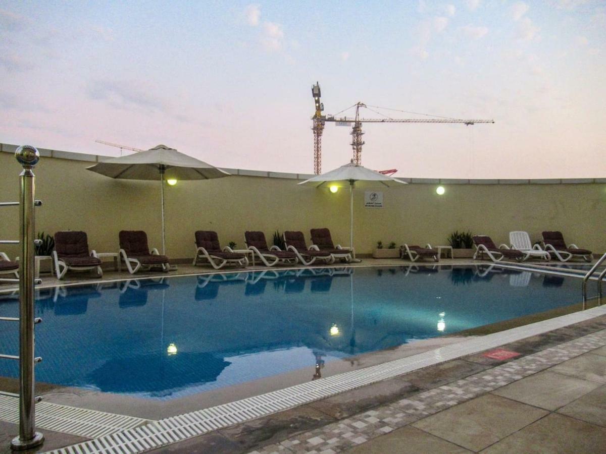 Frank Porter - Goldcrest Executive Dubai Exterior photo